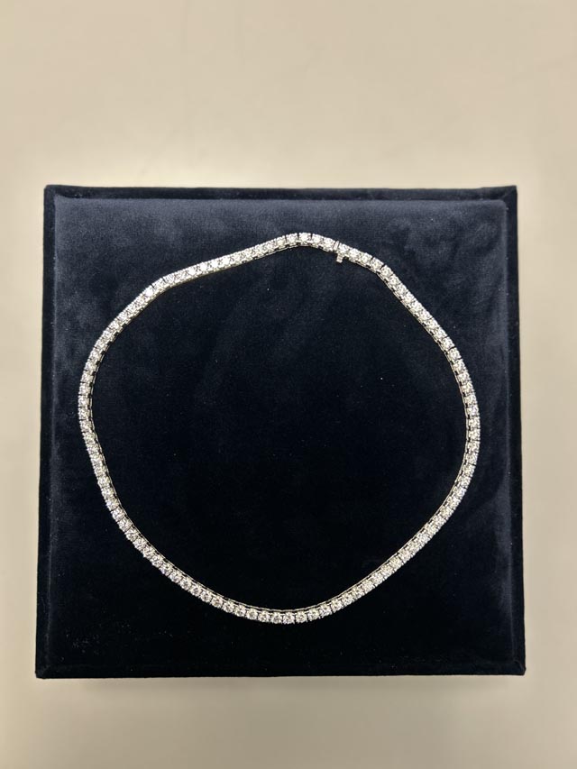 Rund 80'000 Franken wert ist dieses Diamantencollier. Quelle: BAZG