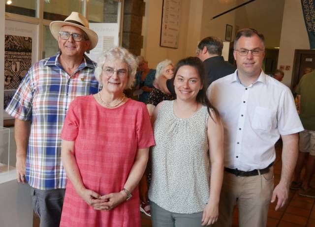 René Leuenberger, Ariane Dannacher, Anita Stocker und Ulrich Krieger (von links) bei der Vernissage im Foyer des Rathauses in Laufenburg DE