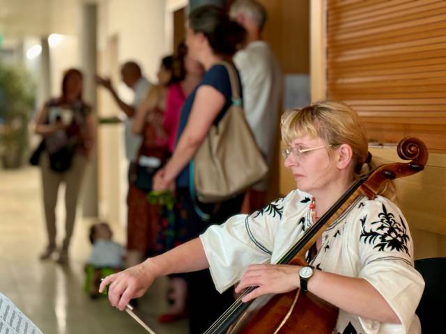 Lyubov Holovata begeisterte die Besucherinnen und Besucher mit ihrer Interpretation auf dem Cello. Foto: zVg