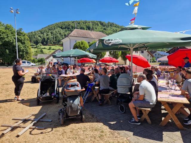 Gemütliche Neuzuzügerbegrüssung am WOK-Abend in Wittnau. Foto: zVg