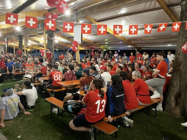 Public-Viewing am Fischessen Wallbach. Foto: zVg
